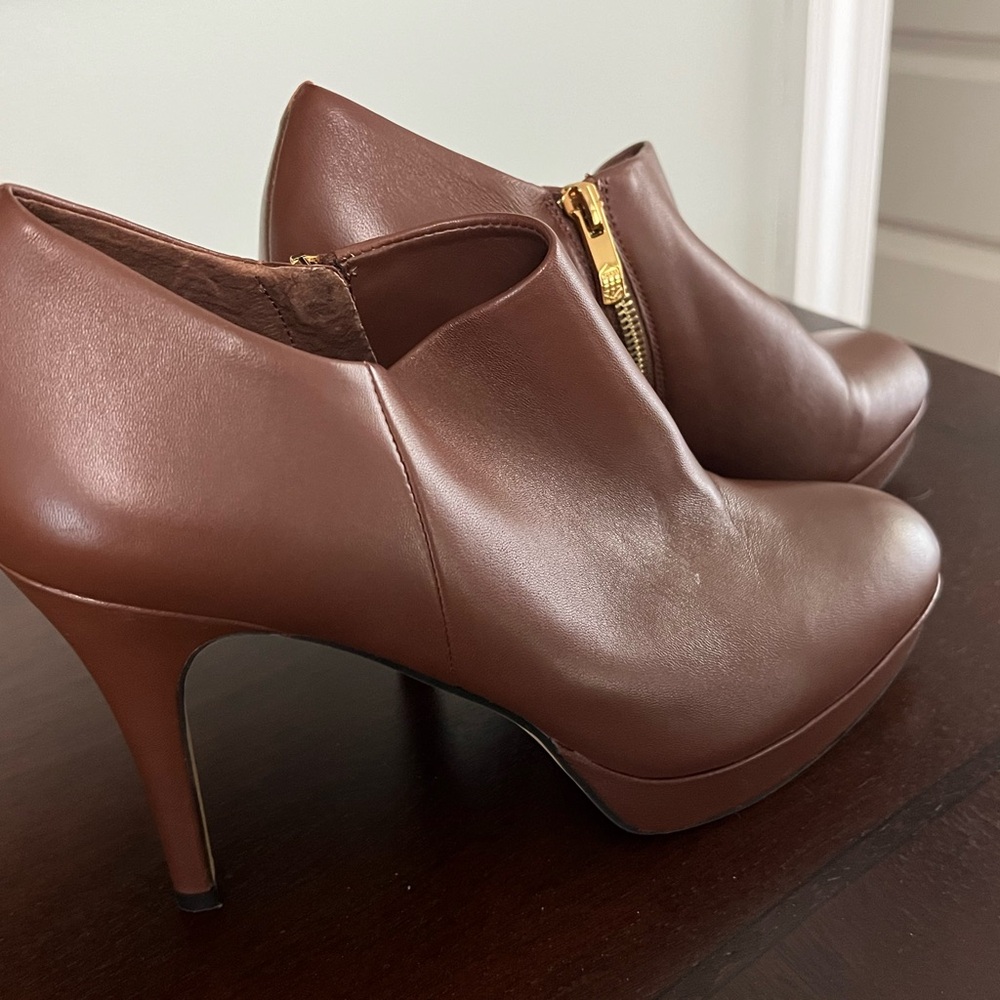 Vince Camuto Brown Ankle Booties Leather - Picture 4 of 6